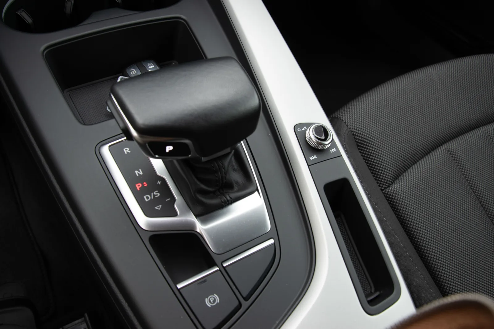 Audi A4 35 TFSI 2.0 fotografija 4