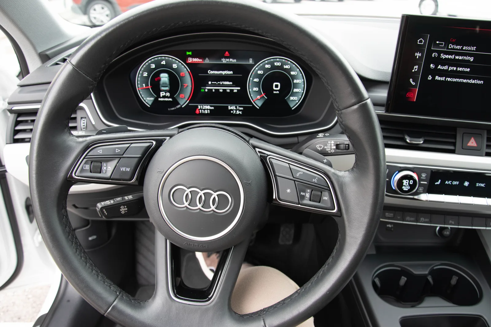 Audi A4 35 TFSI 2.0 fotografija 5