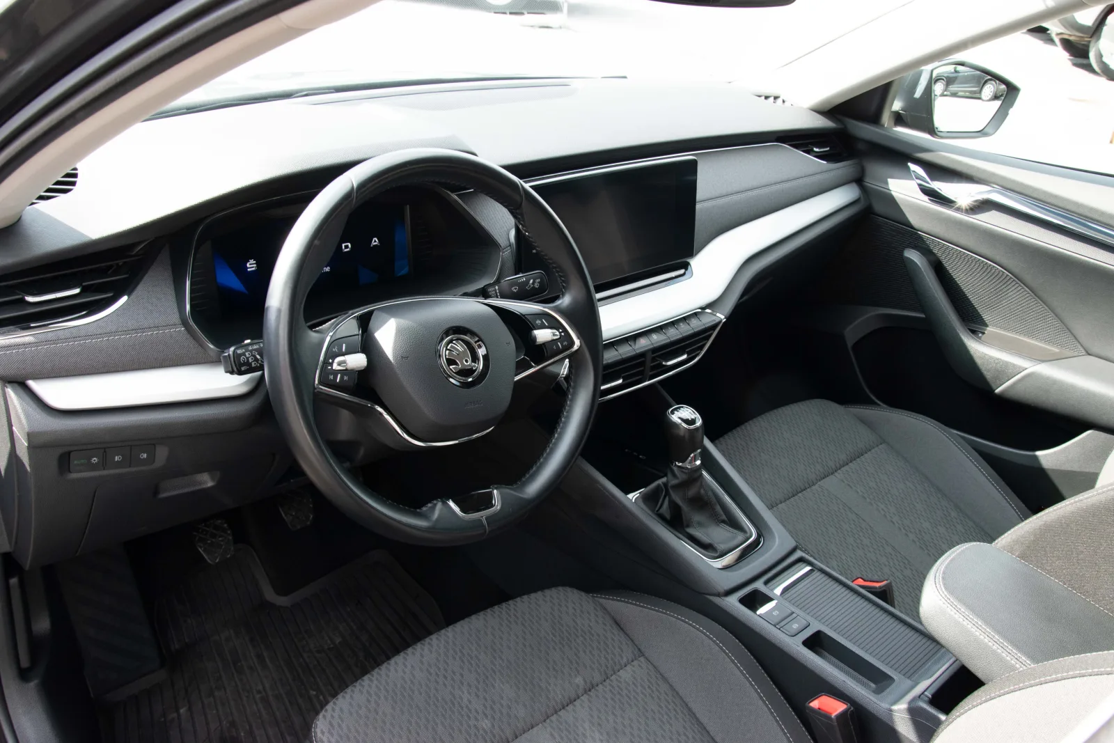 Škoda Octavia 2022 1.0 TSI fotografija 6