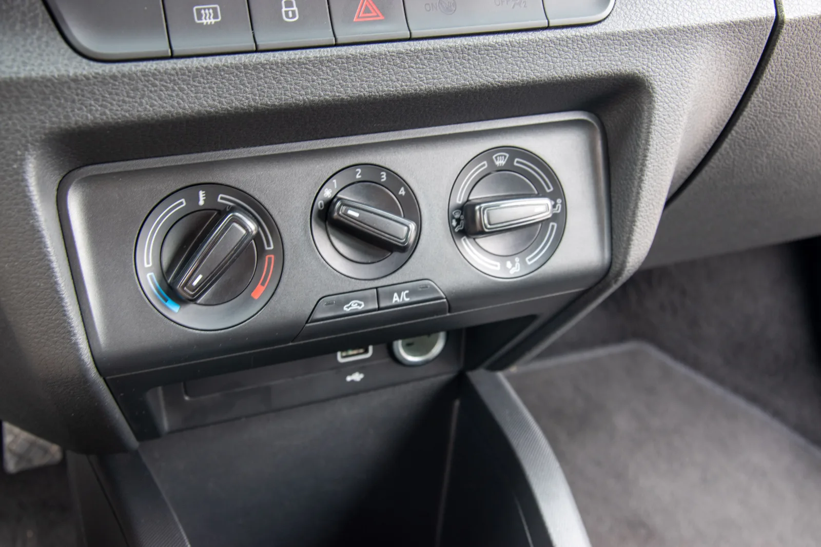 ŠKODA FABIA 1.0 TSI 2022 fotografija 11