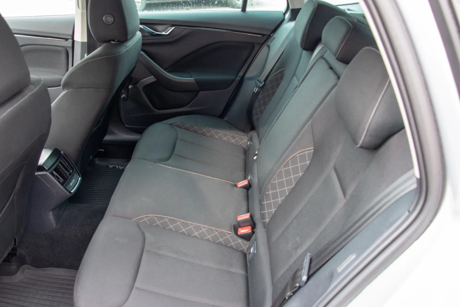 Škoda Scala 1.0 TSI 2022 fotografija 5