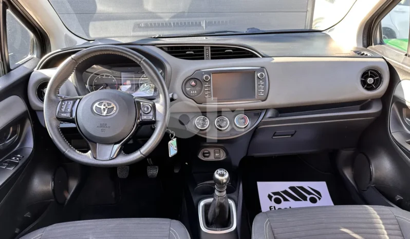 
								Toyota Yaris 1.5 20 Yr Special Edition full									