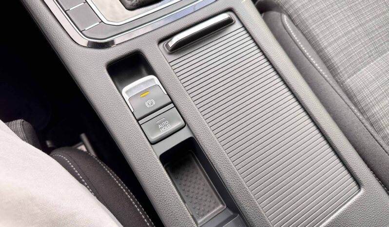 
								Volkswagen Passat 2021 2.0 TDI / virtual full									