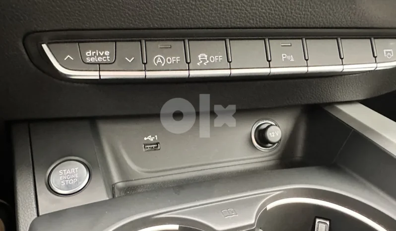 
								Audi A4 2022 35 TFSI VIRTUAL full									