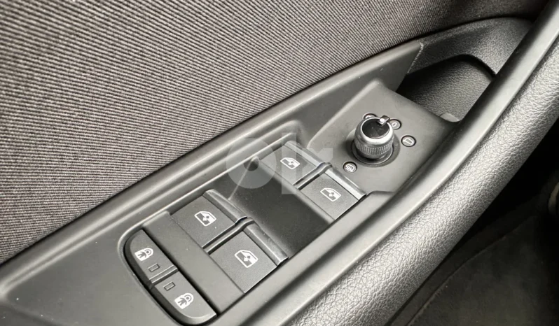 
								Audi A4 2022 35 TFSI VIRTUAL full									